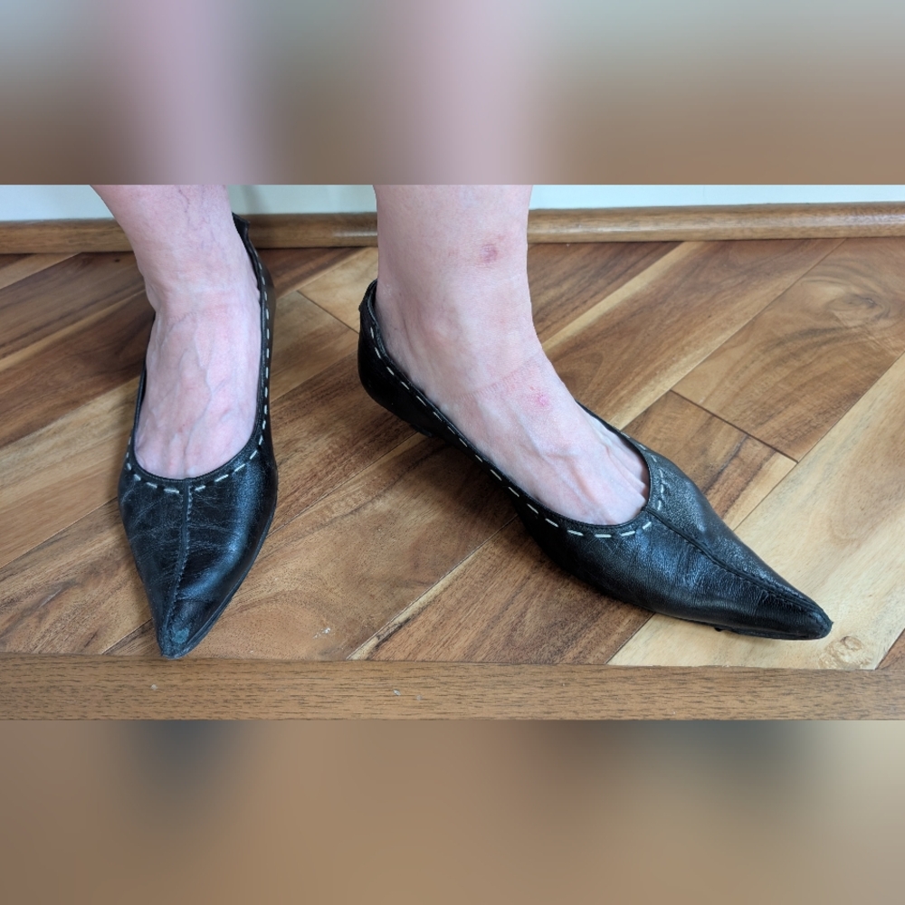 John Fluevog Vintage Black Kitten Heel Pointed Toe Women's 11